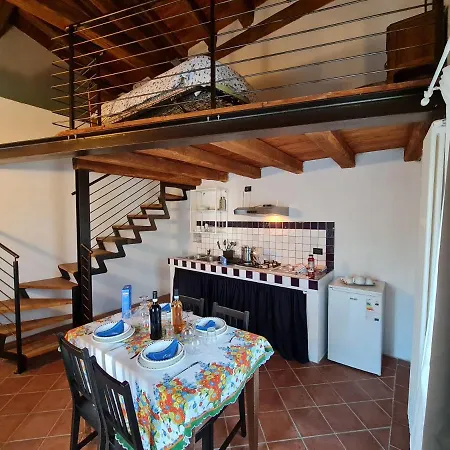 Agriturismo 6 25 Posti Letto *